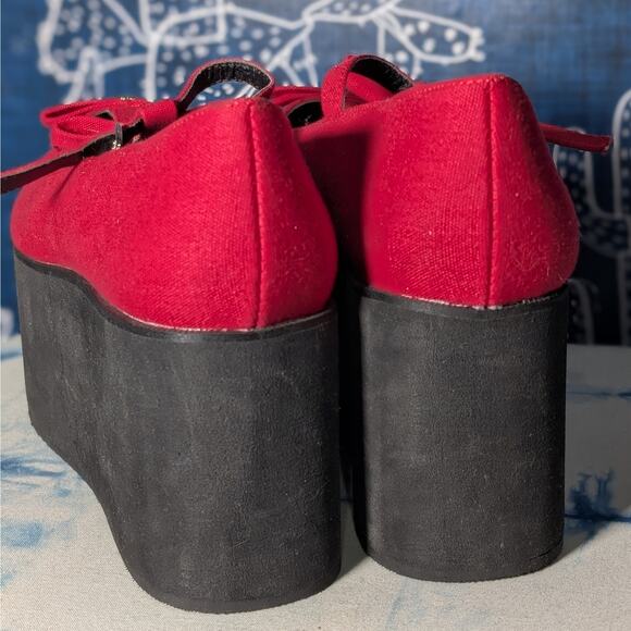 Demonia Click 08 T Strap Platform Sandals Shoes Red Canvas Women's Fits 7.5 - Picture 6 of 10